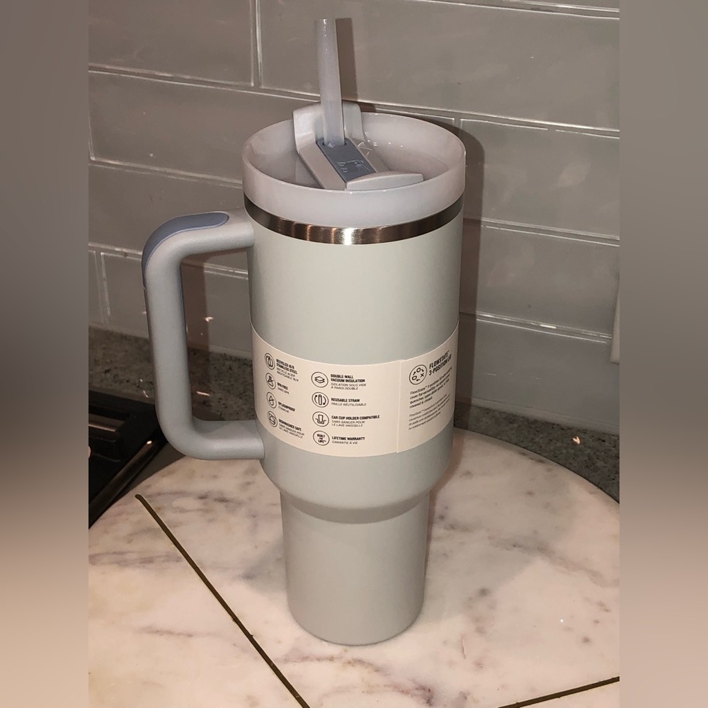 ✨NWT✨ Stanley Quencher H2.0 FlowState Tumbler 40oz (Fog) - Picture 11 of 17